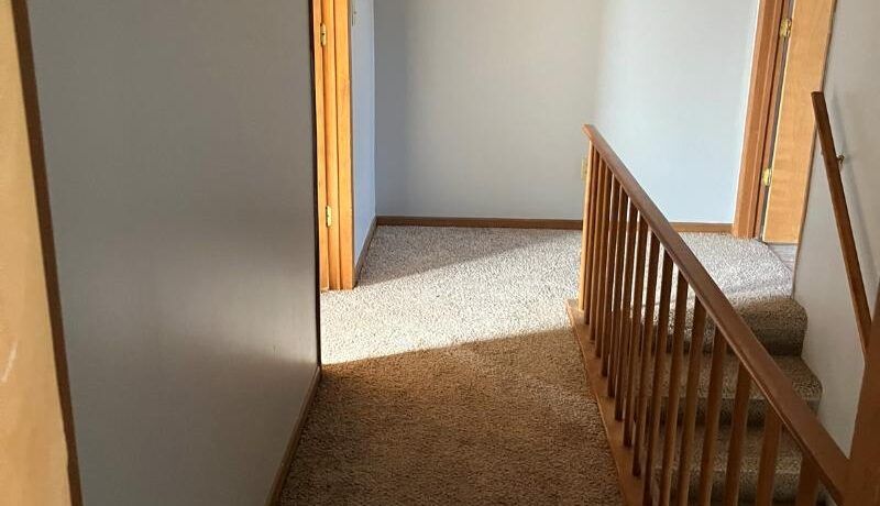 880 e michigan ave unit a upstairs hallway